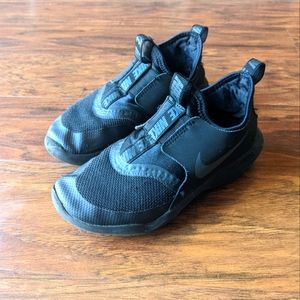 Little Boys Nike Slip On Sneakers - size 1.5